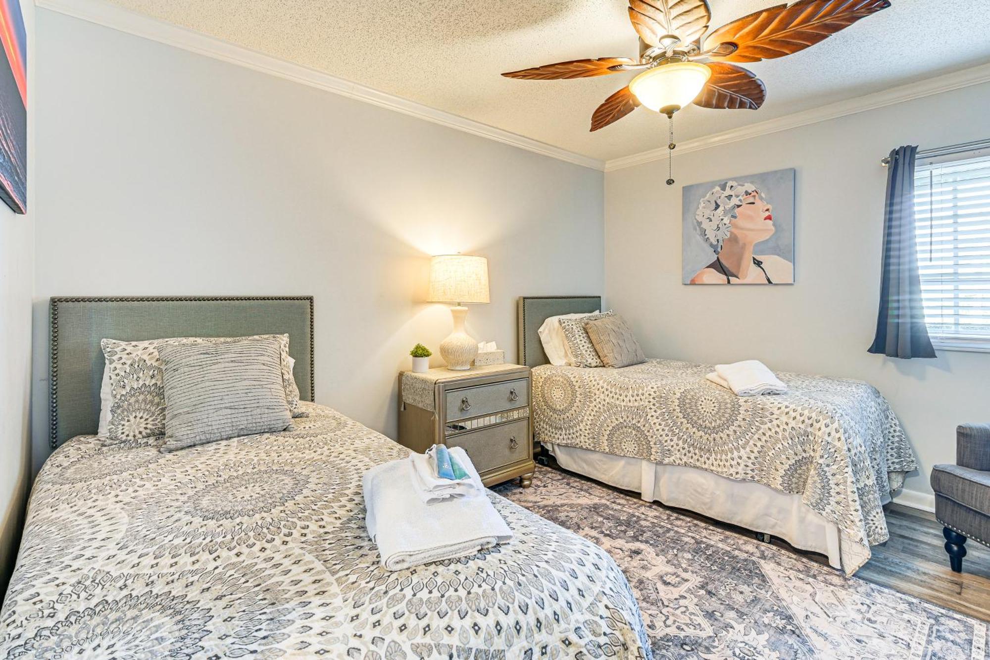 On-The-Beach Escape Oceanfront In Surfside! Myrtle Beach Eksteriør bilde
